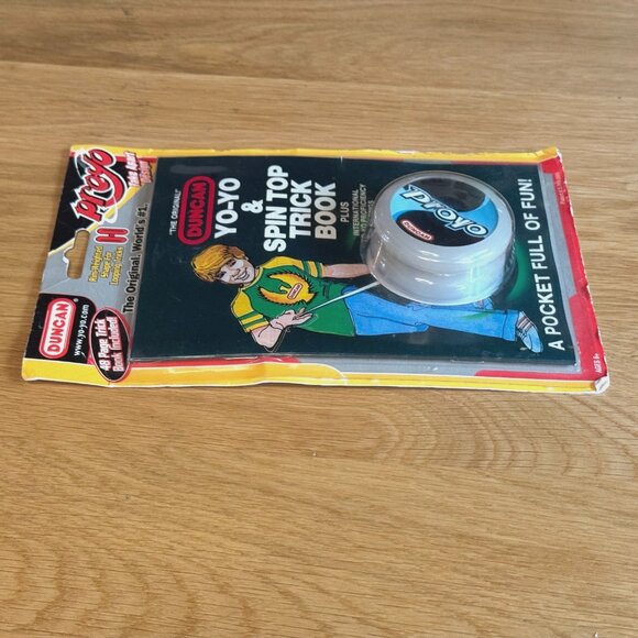 Duncan Proyo Yo-Yo and Spin Top Trick Book, 3290TB - Picture 3 of 10